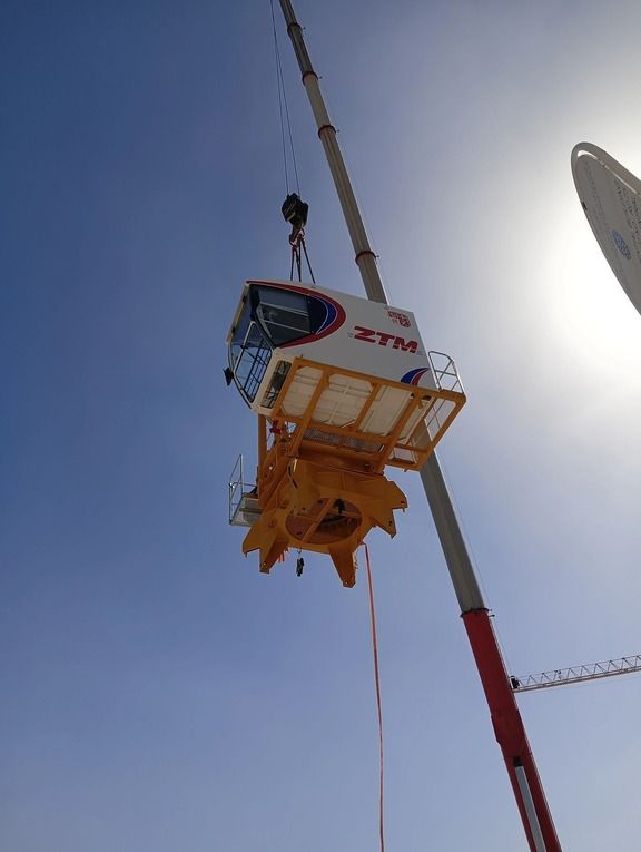 Al_Wisam_Trading_ZTM_Tower_Crane_installation_in_Dubai_23a02fcc49 (1).jpg